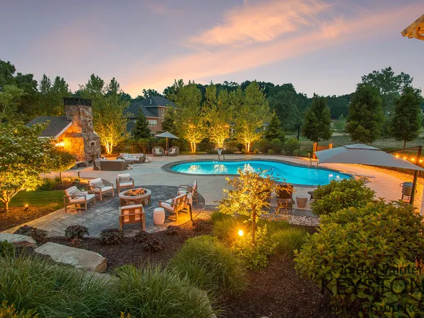 3896 Woodstream Dr SW, Grand Rapids, MI 49534