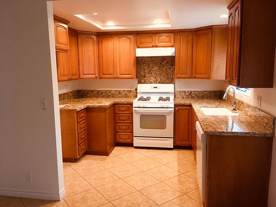 2nd image of 135 Rochester St APT A3