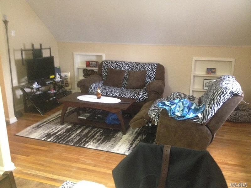 2nd image of 218 38th St