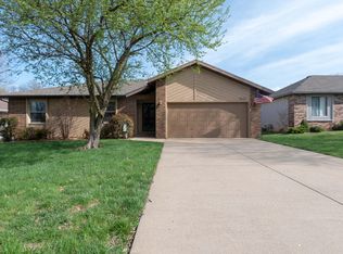 1327 W Seminole St, Springfield, MO 65807