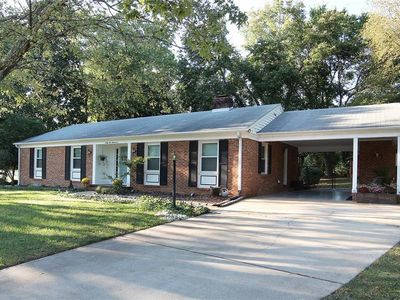 3500 Brookfield Dr, Greensboro, NC, 27410