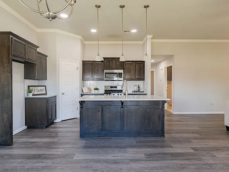 15708 Vermillion Dr — Photo 12
