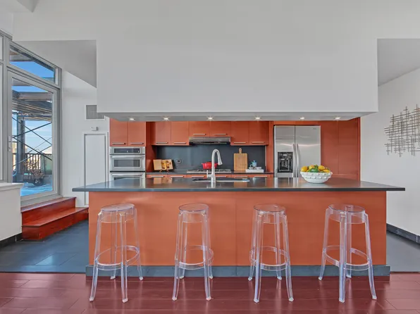 1485 5th Avenue image 6 of 24