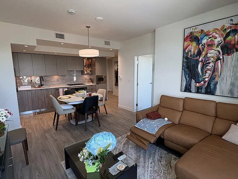 755 Harbourside Dr — Photo 7