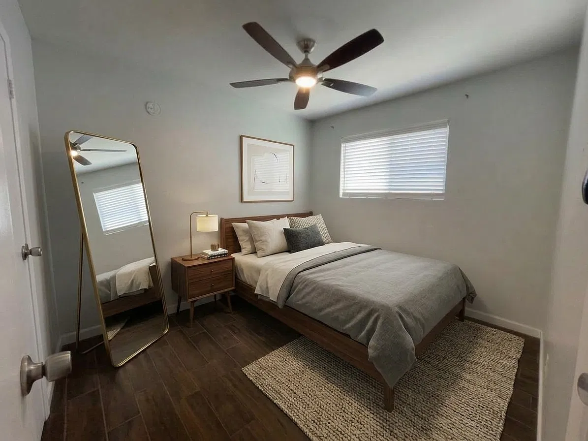 2 bed, 696 sqft, $1,590 — Photo 3