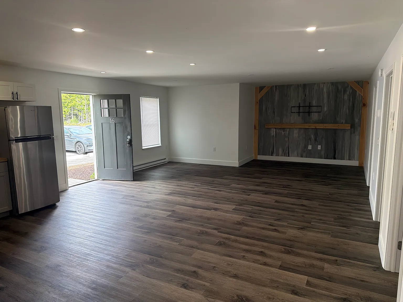 Blake Court — Photo 4