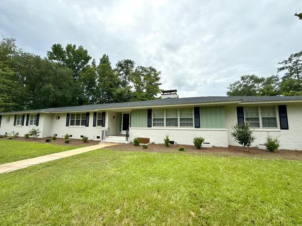 24 Edgewater Dr, Sumter, SC 29150