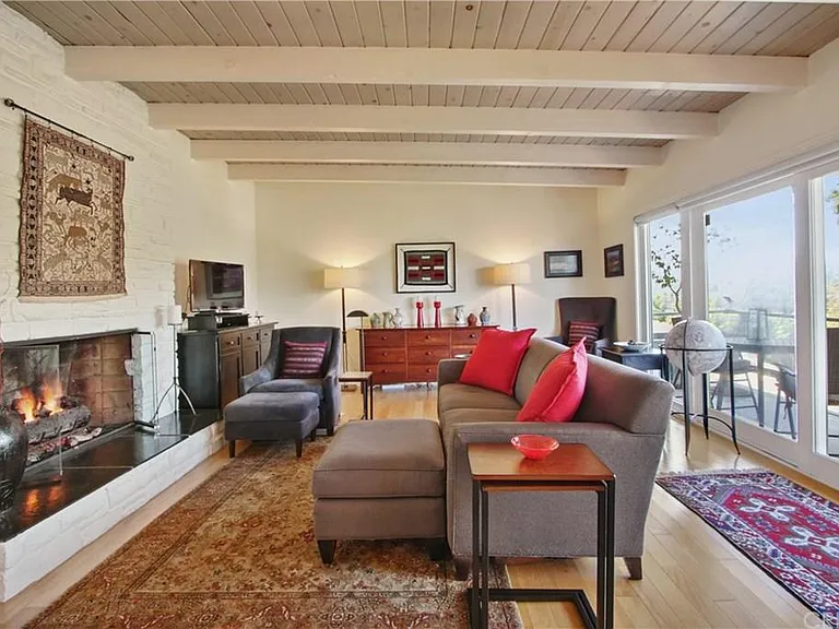 5205 Calatrana Dr — Photo 2