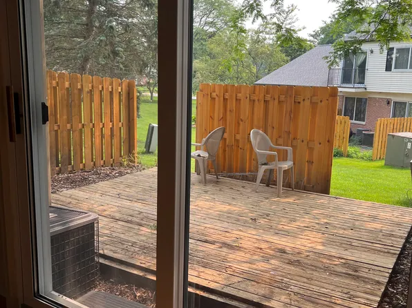 3327 Burbank Dr, Ann Arbor, MI 48105