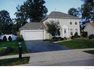 141 Hitching Post Ln, Amherst, NY 14228