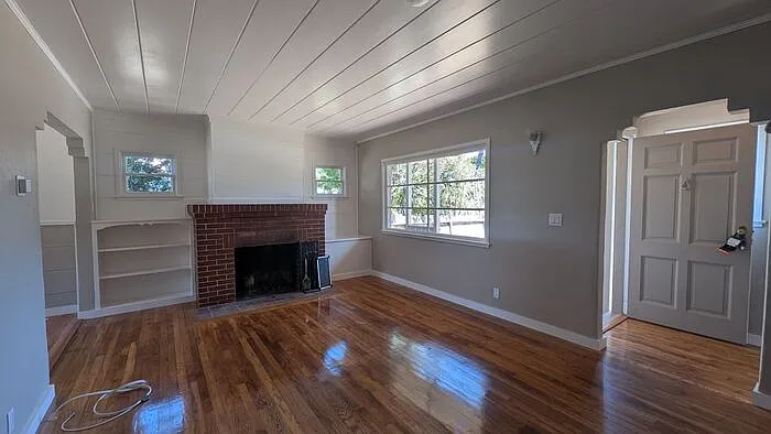813 Cypress St — Photo 2