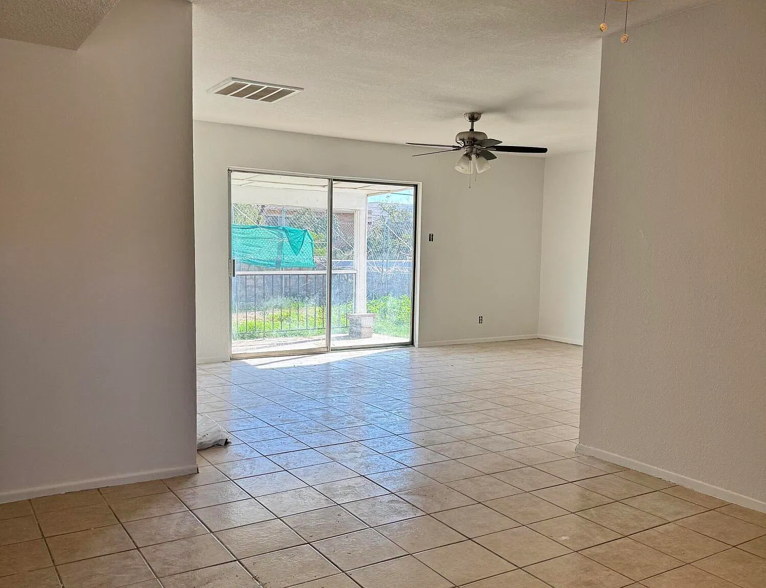 2 bed, 2.0 bath, 842 sqft, $1,300 — Photo 3