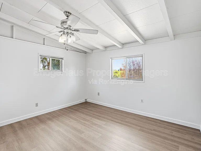 7562 Zemco Dr — Photo 33