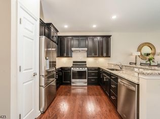 7 Sloan Rd #204, Flemington, NJ 08822