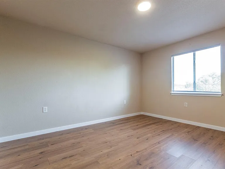 7106 Thannas Way — Photo 15