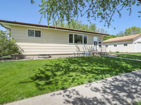 200 6th Ave E, West Fargo, ND 58078