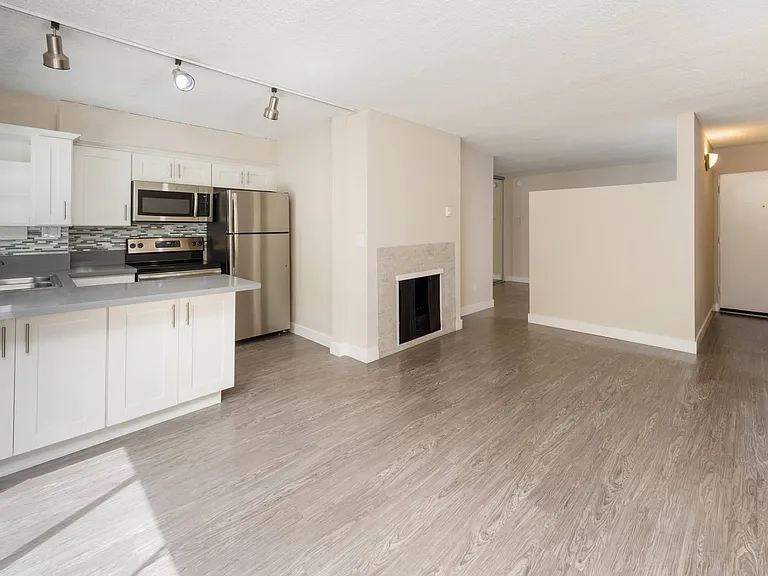 Playa Pacifica Apartments — Photo 8