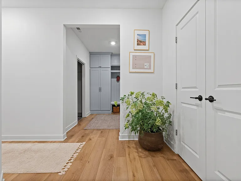 10810 Cornell St — Photo 14