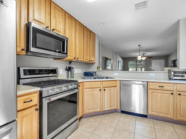 10518 Day Trail Ln — Photo 8