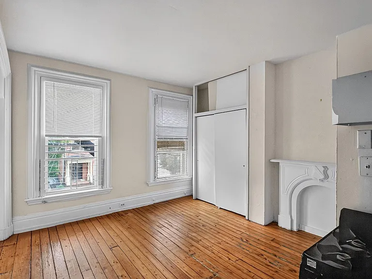 42 Trumbull St — Photo 11