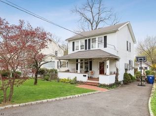 86 Burnham Rd, Morris Plains, NJ 07950