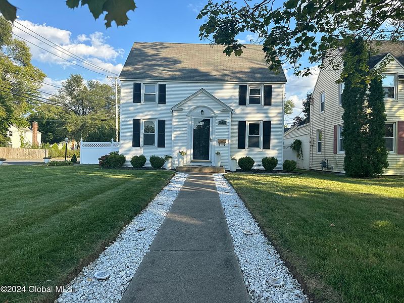 2nd image of 25 Victor Street