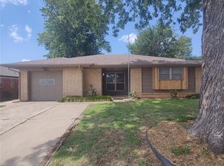 1109 W Peebly Dr, Midwest City, OK 73110