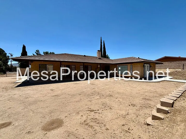18642 Orange St — Photo 27