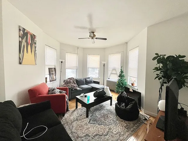 Building Photo - 10 Parker Hill Ave #3