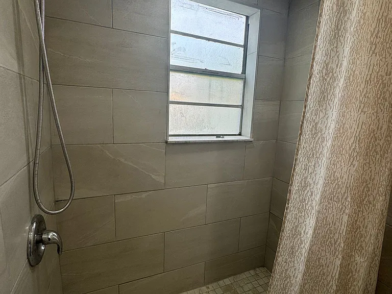 3424 Spruce St — Photo 9