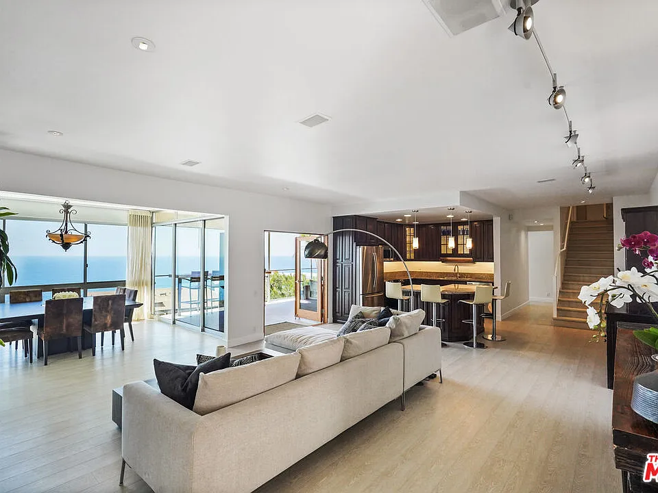 18101 Coastline Dr