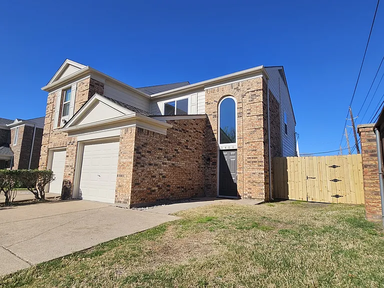 3400 Ramey Dr — Photo 2