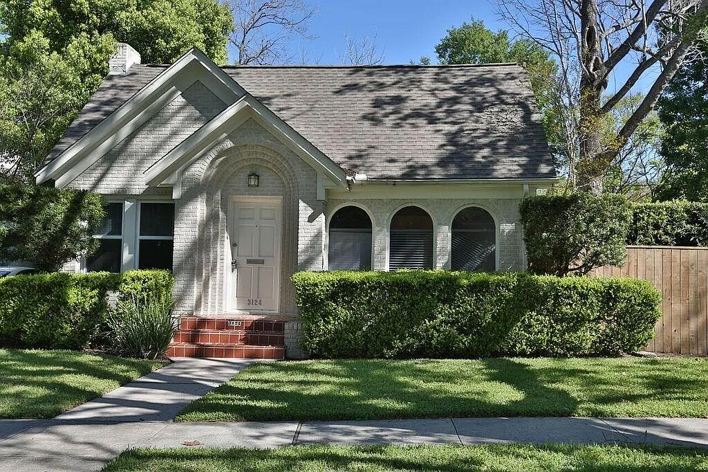 3 bed, 2.0 bath, 1736 sqft, $3,600 — Photo 1