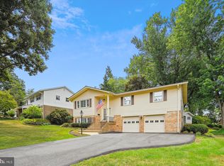 2012 Powhatan St, Falls Church, VA 22043
