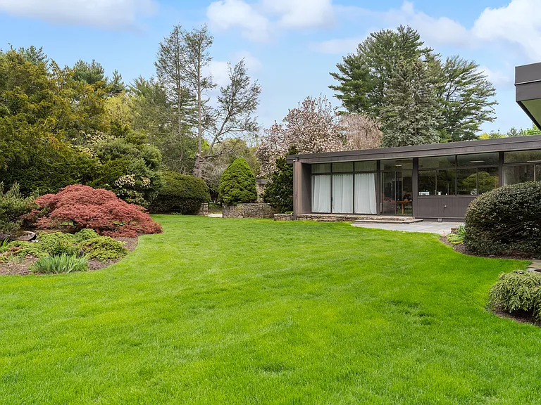 55 Talmadge Hill Rd — Photo 40