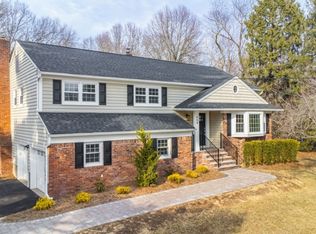404 Forest Rd, Mahwah, NJ 07430