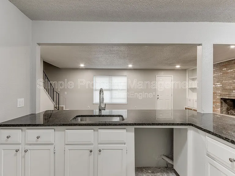 8508 Candlewood Dr — Photo 9
