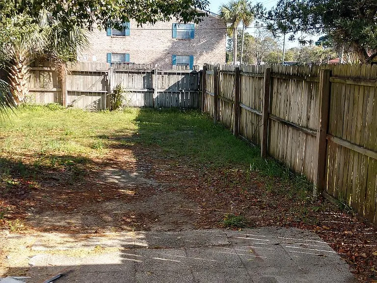 106 Valencia Dr — Photo 23