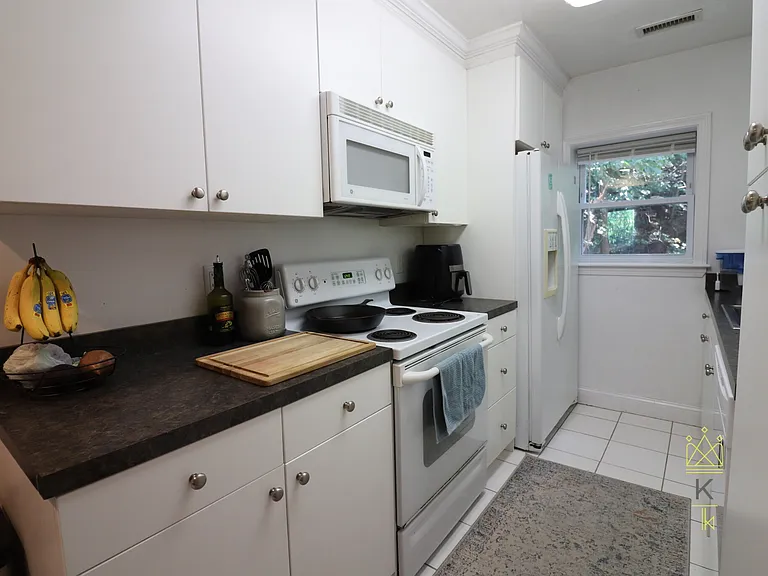 176 Newton St #1 — Photo 11