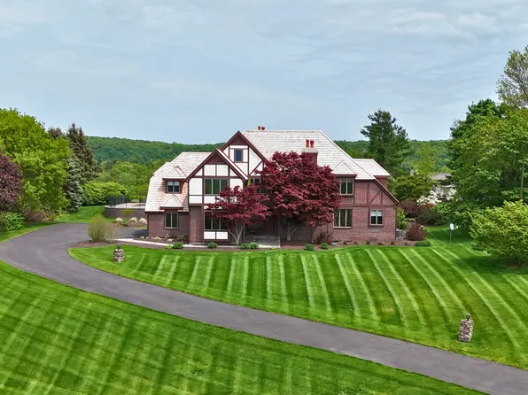 14 Turnberry Road, Wallingford, CT 06492