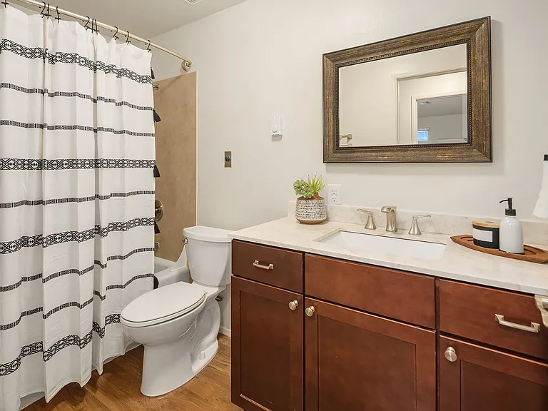 830 Sunrise Pl SW #E — Photo 12