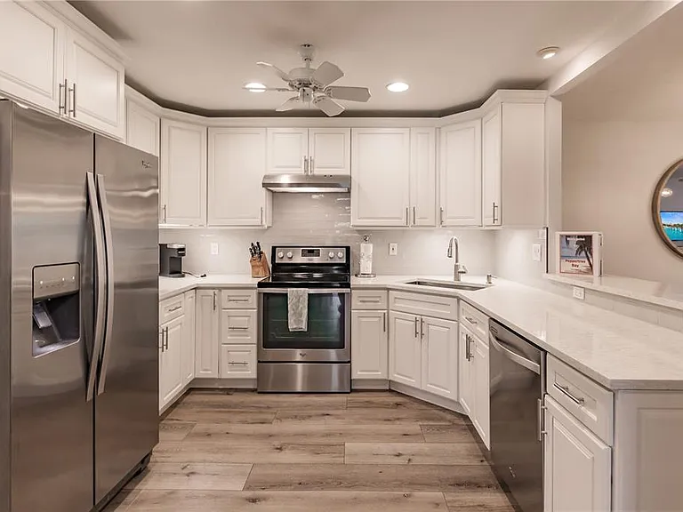 1200 E Peppertree Ln #303 — Photo 6