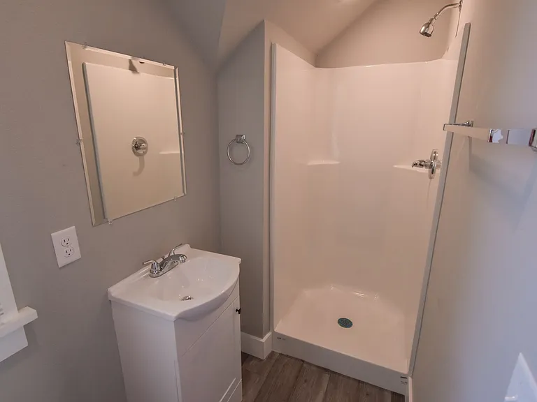 734 S Locust Ave — Photo 13