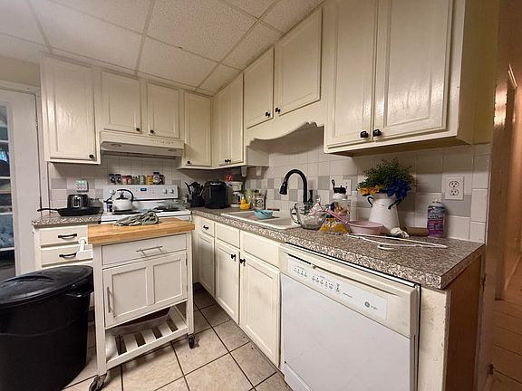 3rd image of 169-171 Windish Cir