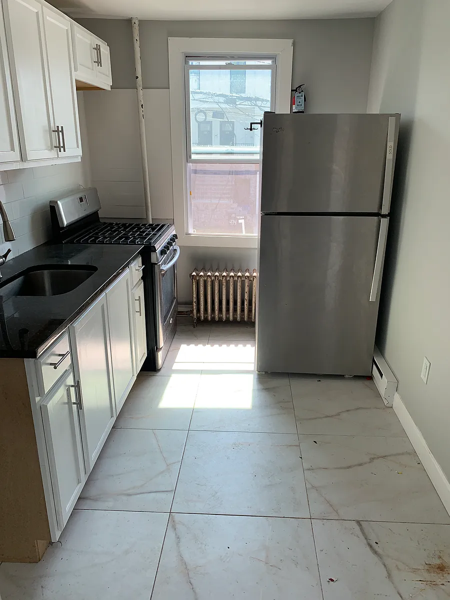 kitchen - 107 Mill St #8