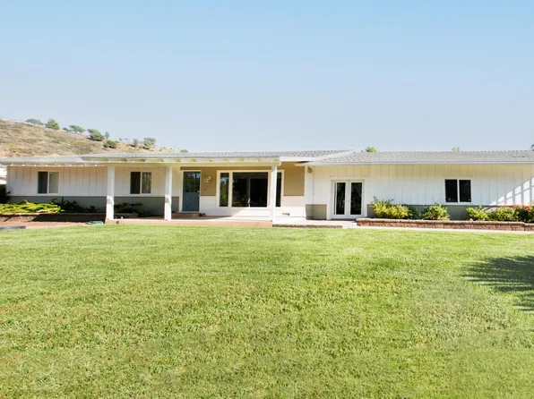 26305 North Broadway, Escondido, CA 92026