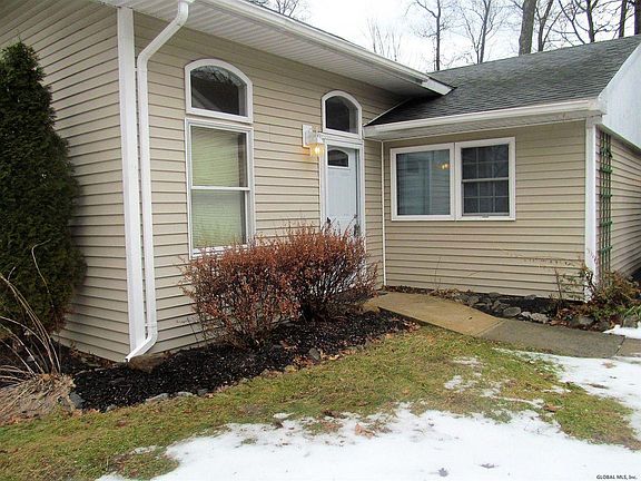 2nd image of 3A Frederick Ln