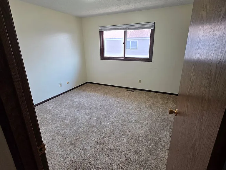 509 Elm Ave #7 — Photo 6