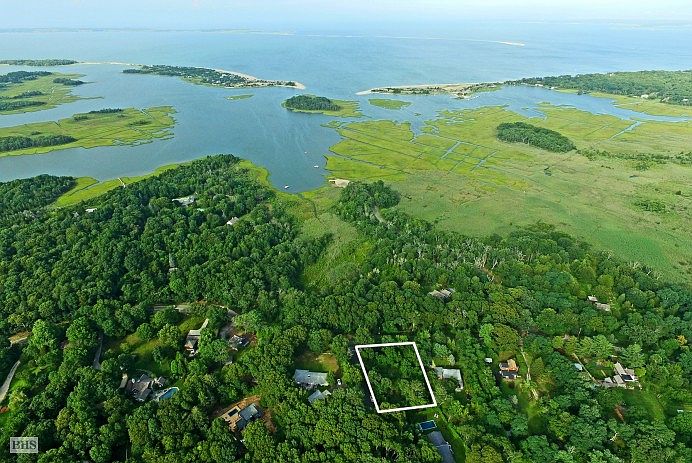 122 Old Stone Hwy, East Hampton, NY 11937 | Zillow