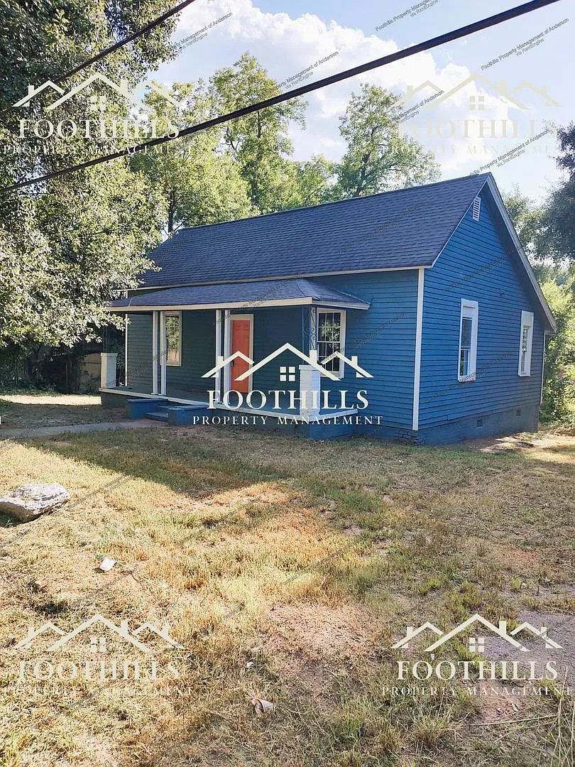 2 bed, 1.0 bath, 1034 sqft, $950 — Photo 1